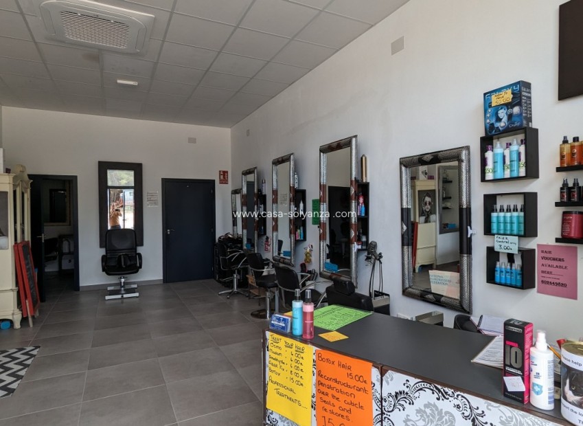 Resale - Commercial - Lo Crispin - Inland