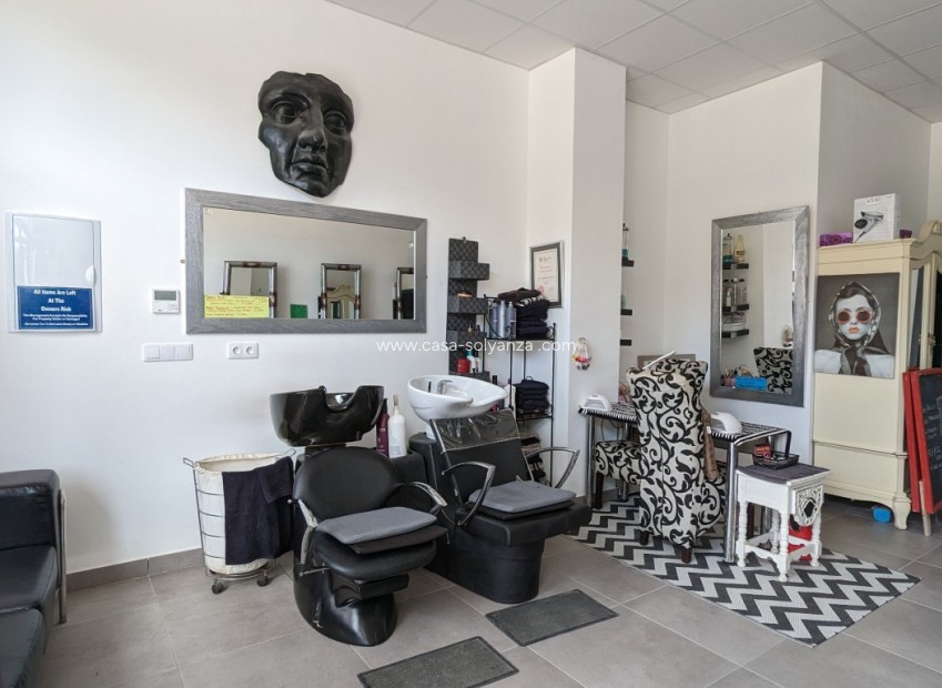 Resale - Commercial - Lo Crispin - Inland