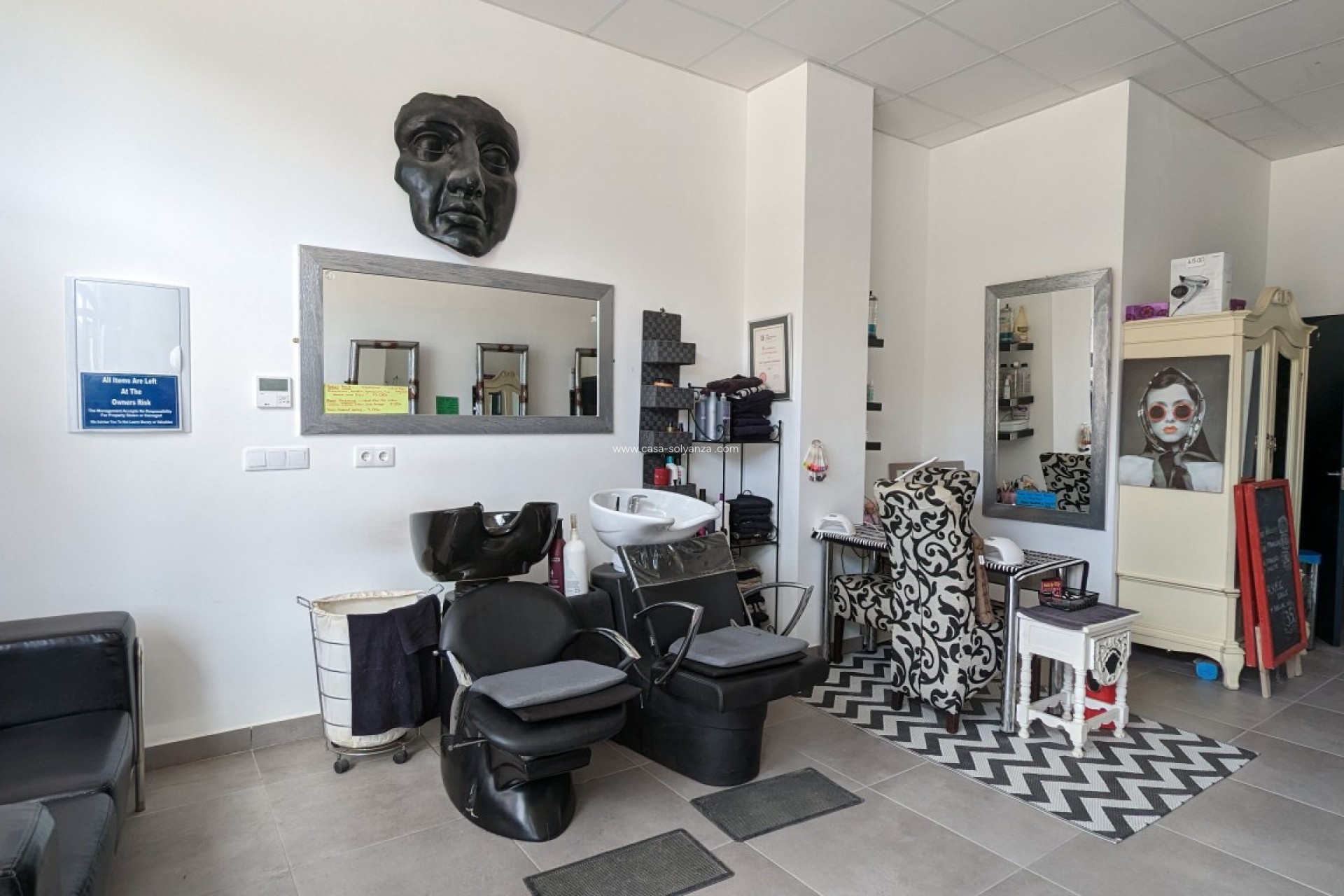 Resale - Commercial - Lo Crispin - Inland