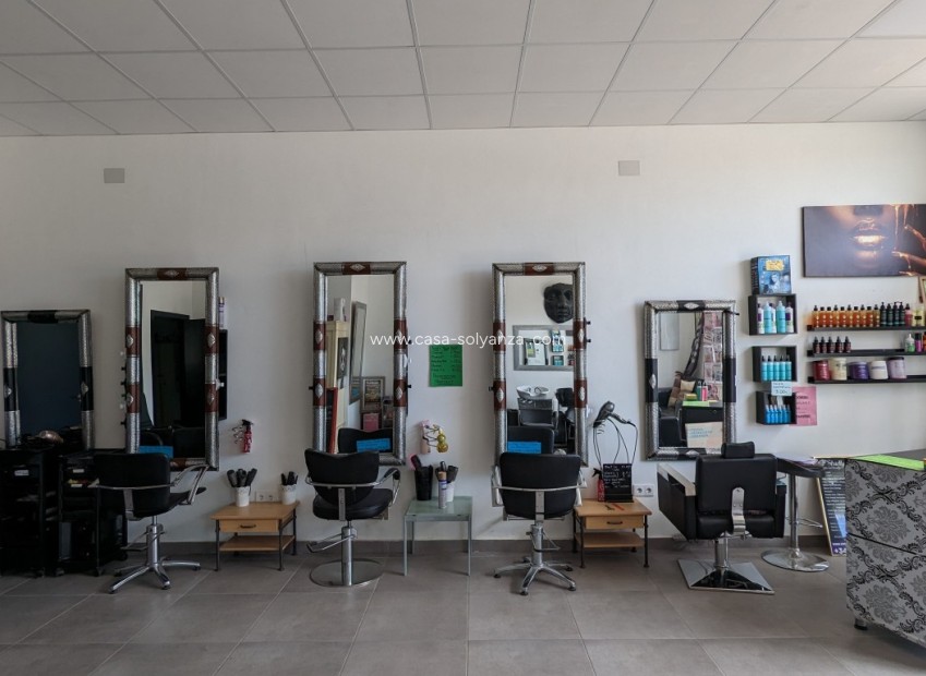 Resale - Commercial - Lo Crispin - Inland