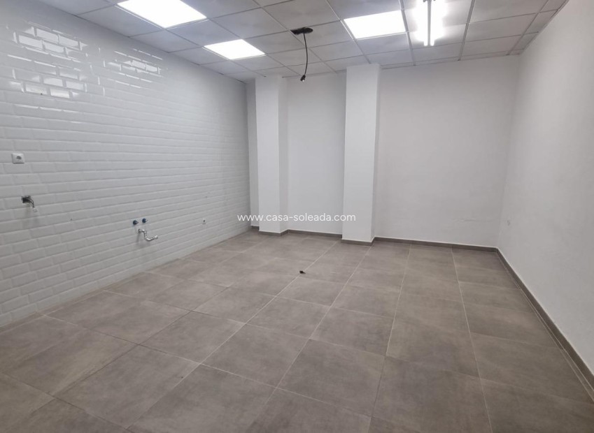 Resale - Commercial - Torrevieja - Center