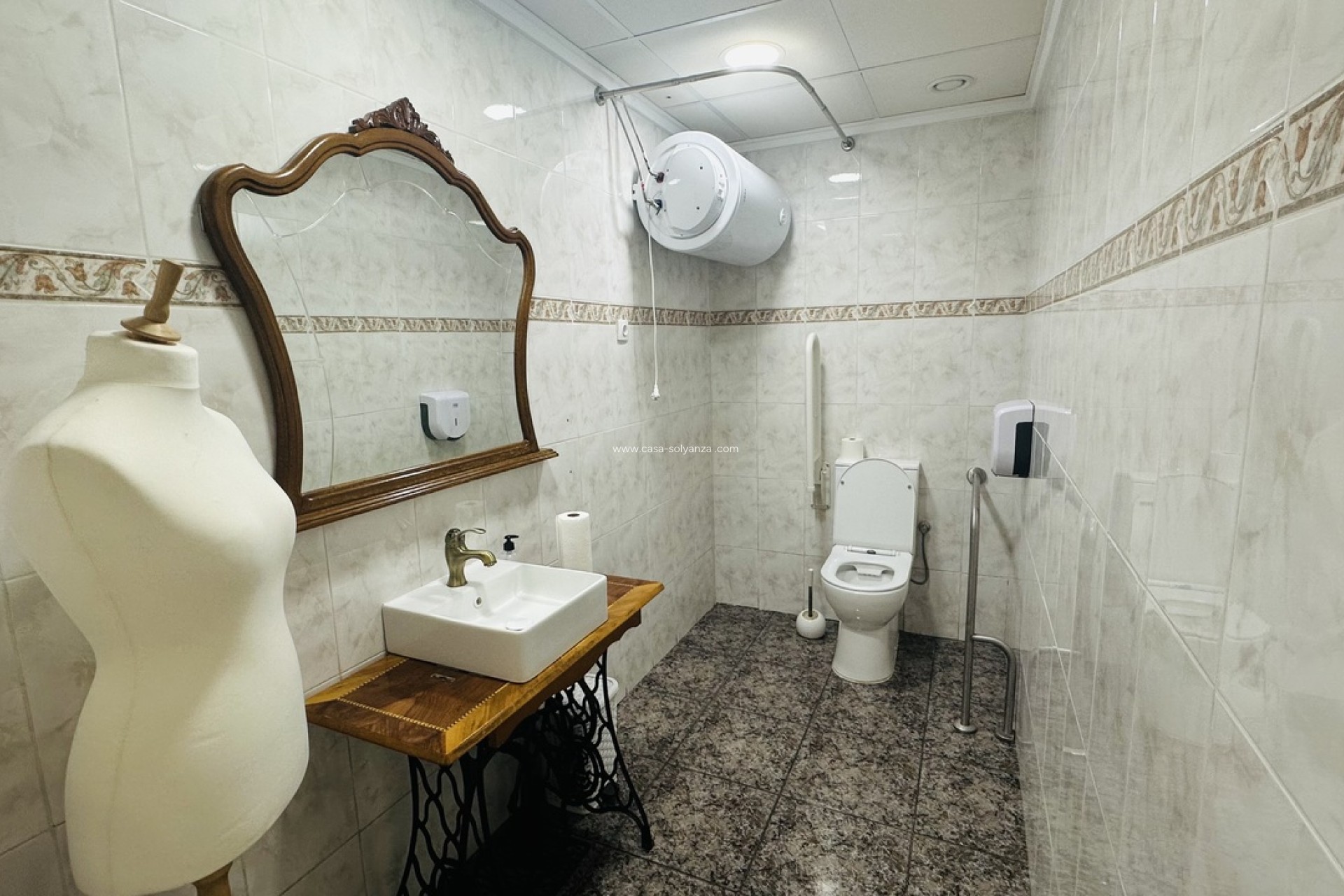Resale - Commercial - Torrevieja - Costa Blanca