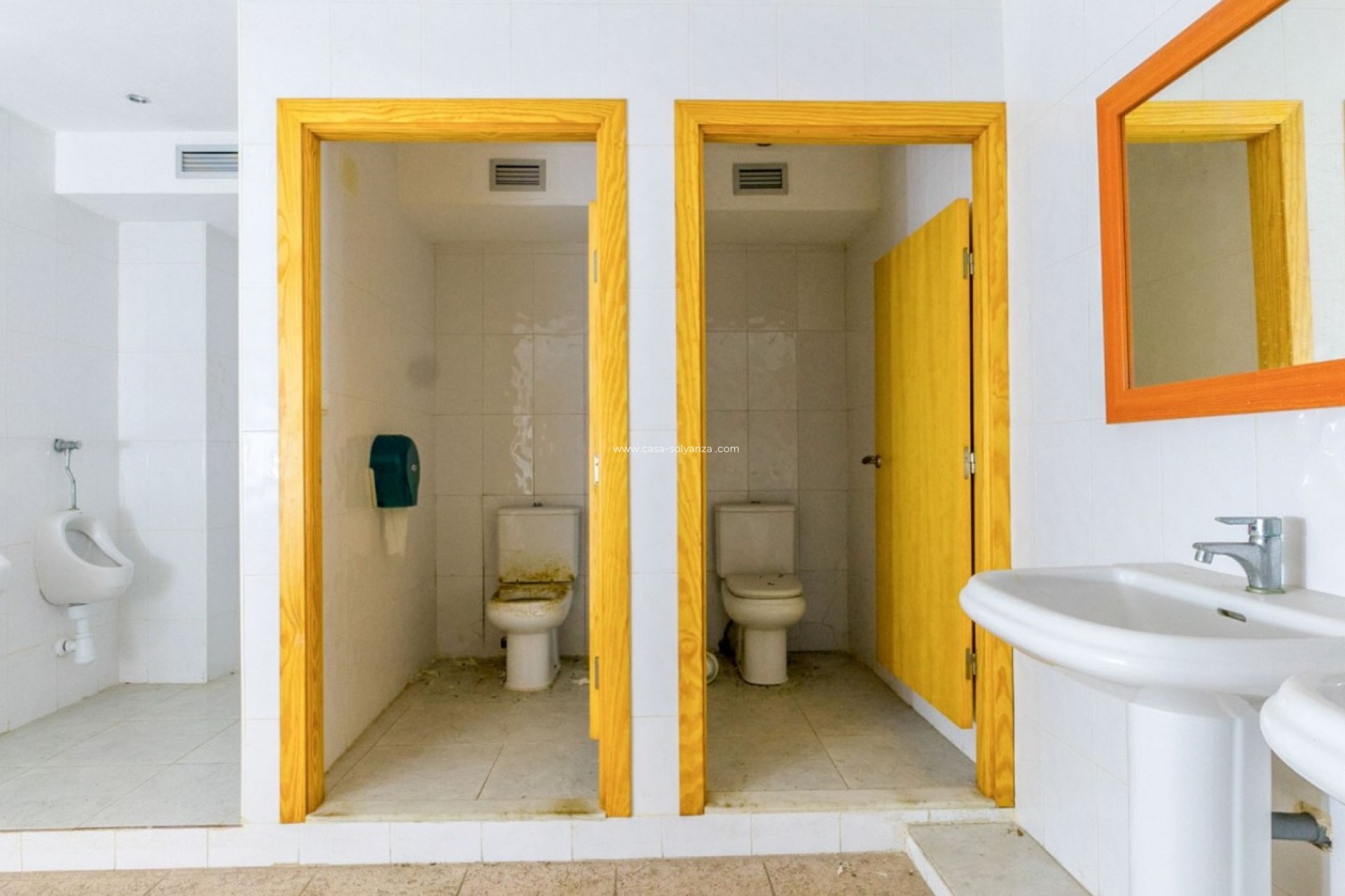 Resale - Commercial - Torrevieja - Costa Blanca