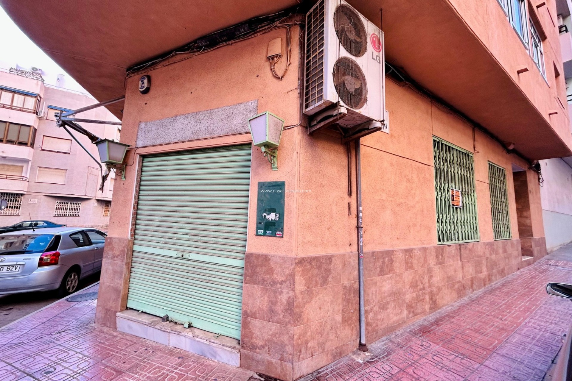 Resale - Commercial - Torrevieja - Costa Blanca