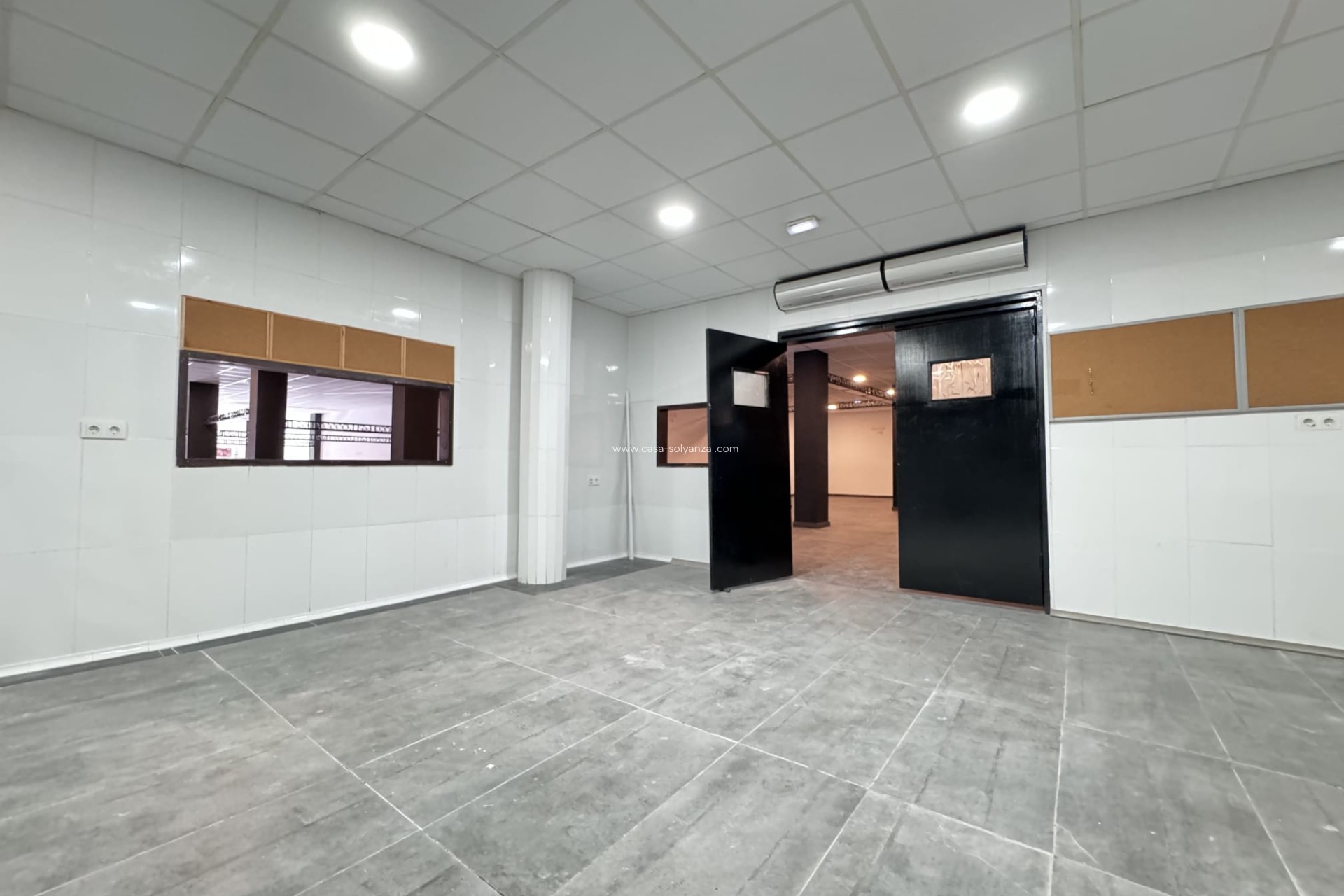 Resale - Commercial - Torrevieja - Costa Blanca