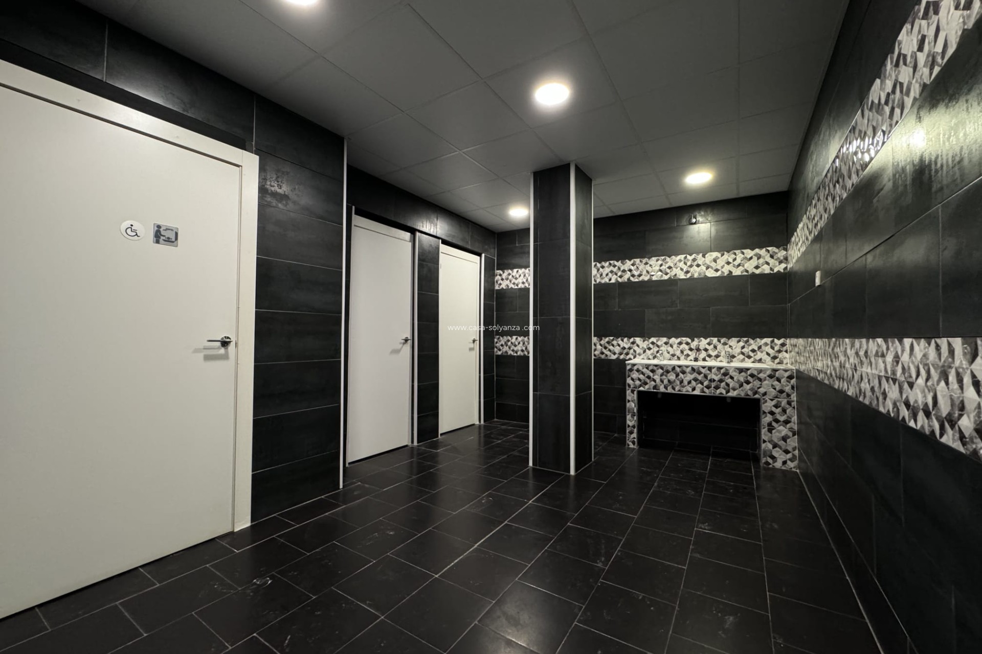 Resale - Commercial - Torrevieja - Costa Blanca