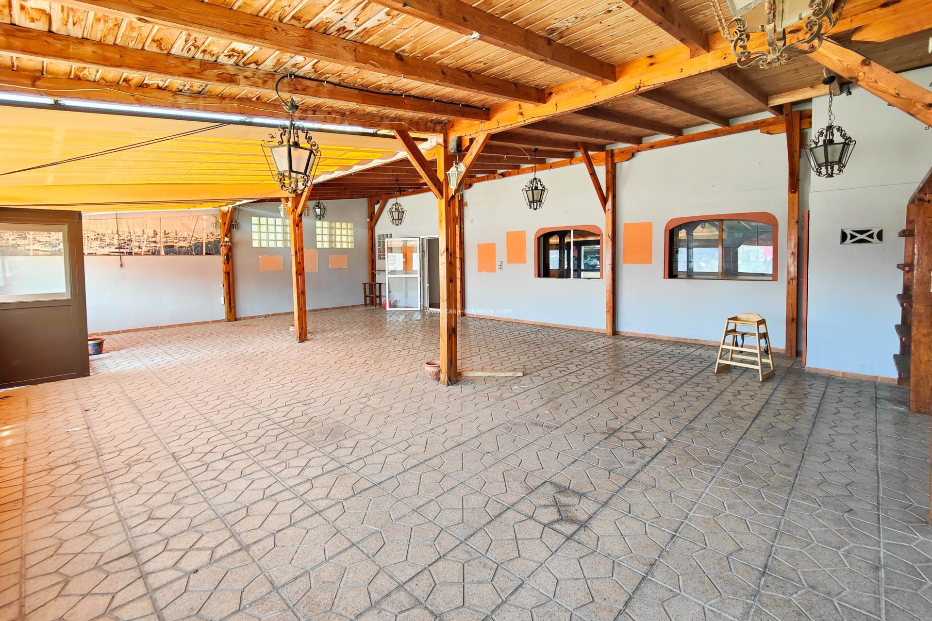 Resale - Commercial - Torrevieja - Costa Blanca