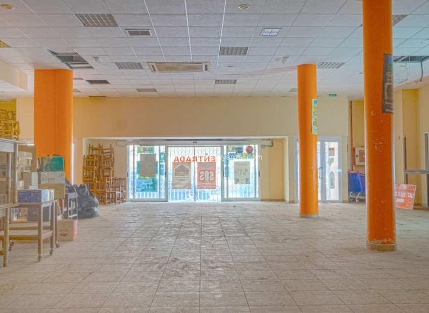 Resale - Commercial - Torrevieja - Costa Blanca