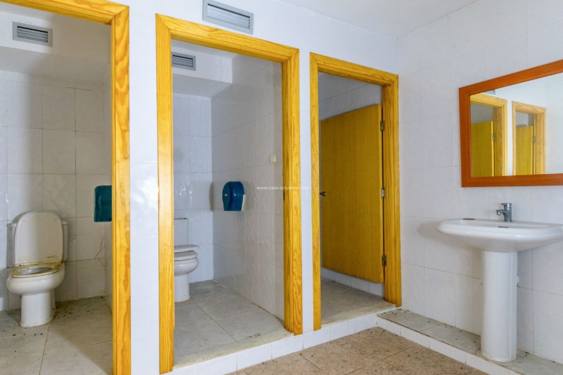 Resale - Commercial - Torrevieja - Costa Blanca
