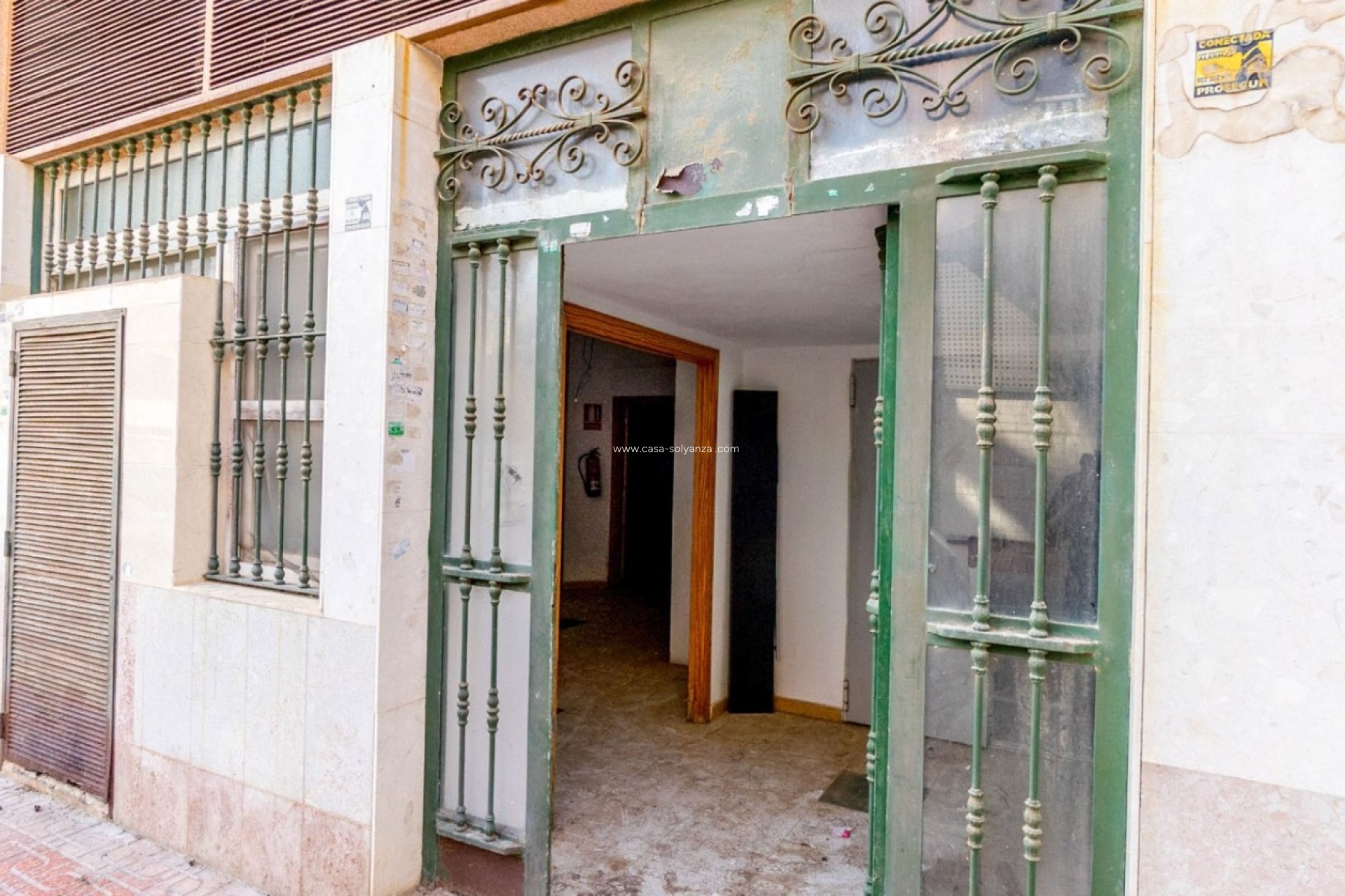 Resale - Commercial - Torrevieja - Costa Blanca