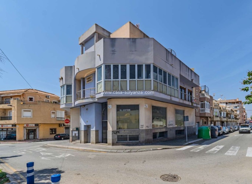 Resale - Commercial - Torrevieja - Costa Blanca