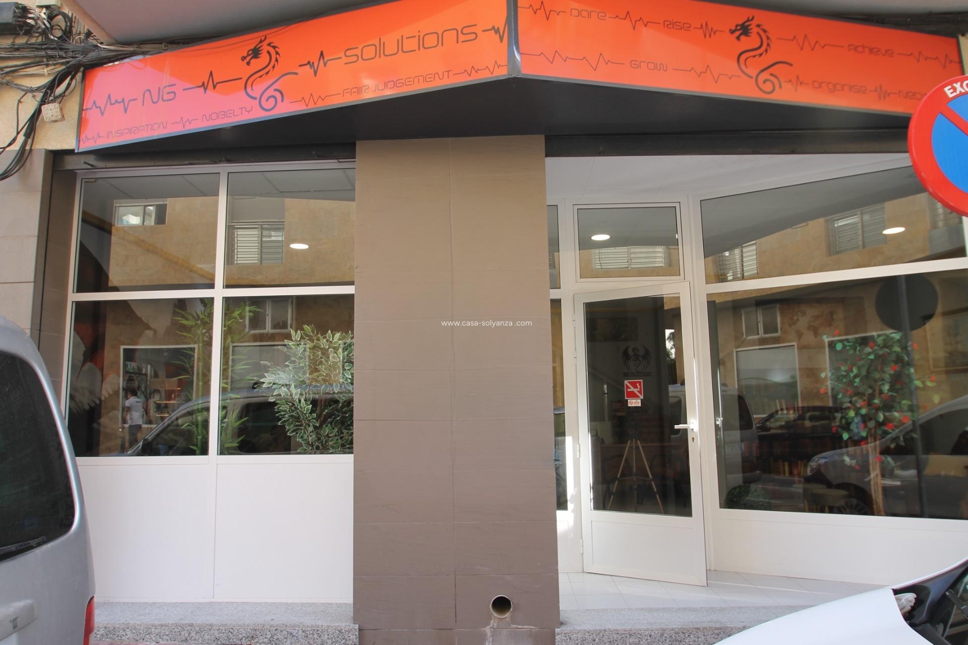 Resale - Commercial - Torrevieja - Las Piscinas Naturales