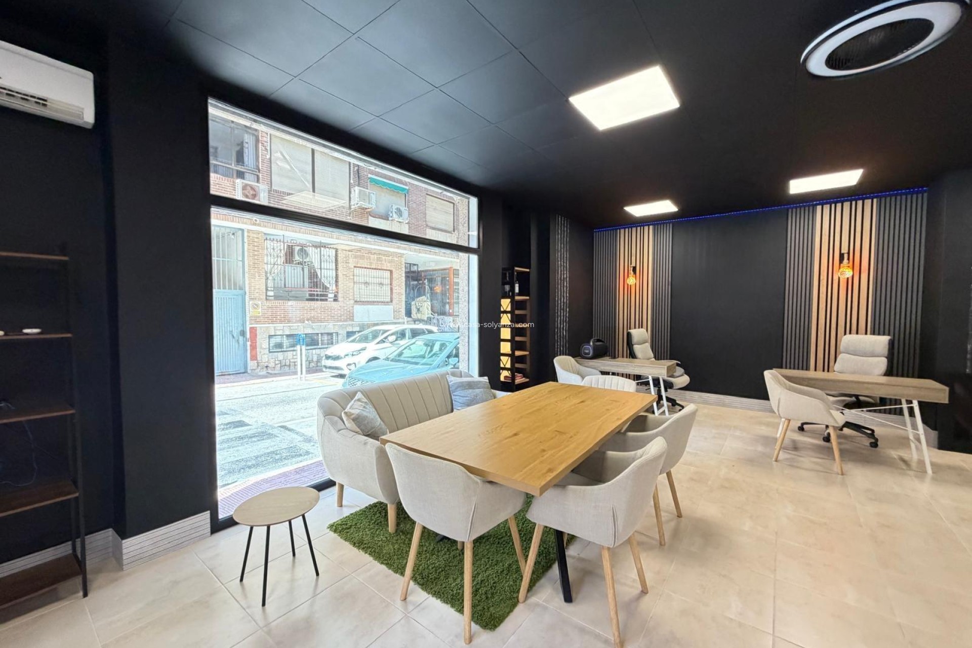 Resale - Commercial - Torrevieja - Playa de los Locos
