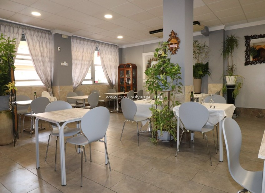 Resale - Commercial - Torrevieja - Playa del Cura