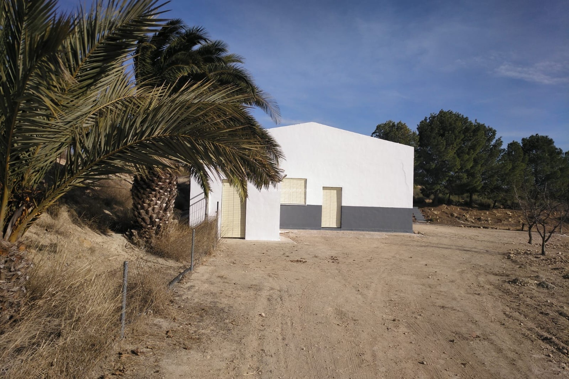 Resale - Commercial - Yecla - Inland