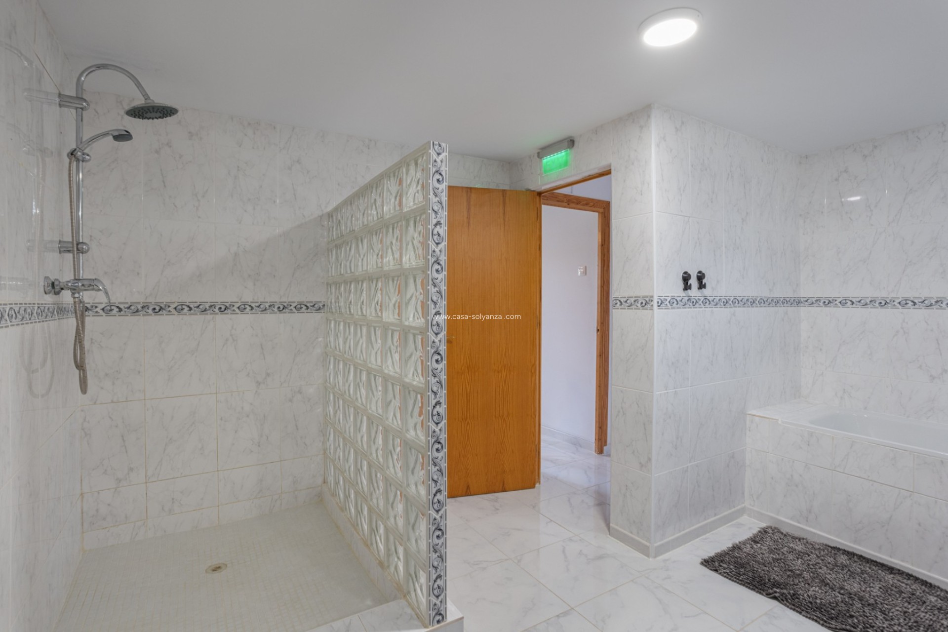 Resale - Country Property/Finca - Albatera