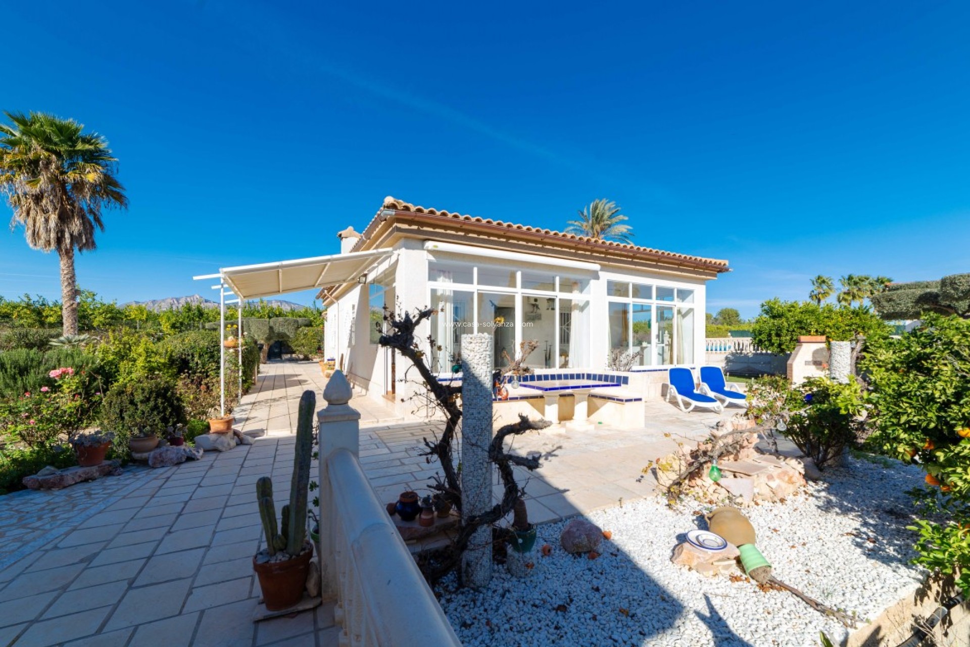 Resale - Country Property/Finca - Albatera