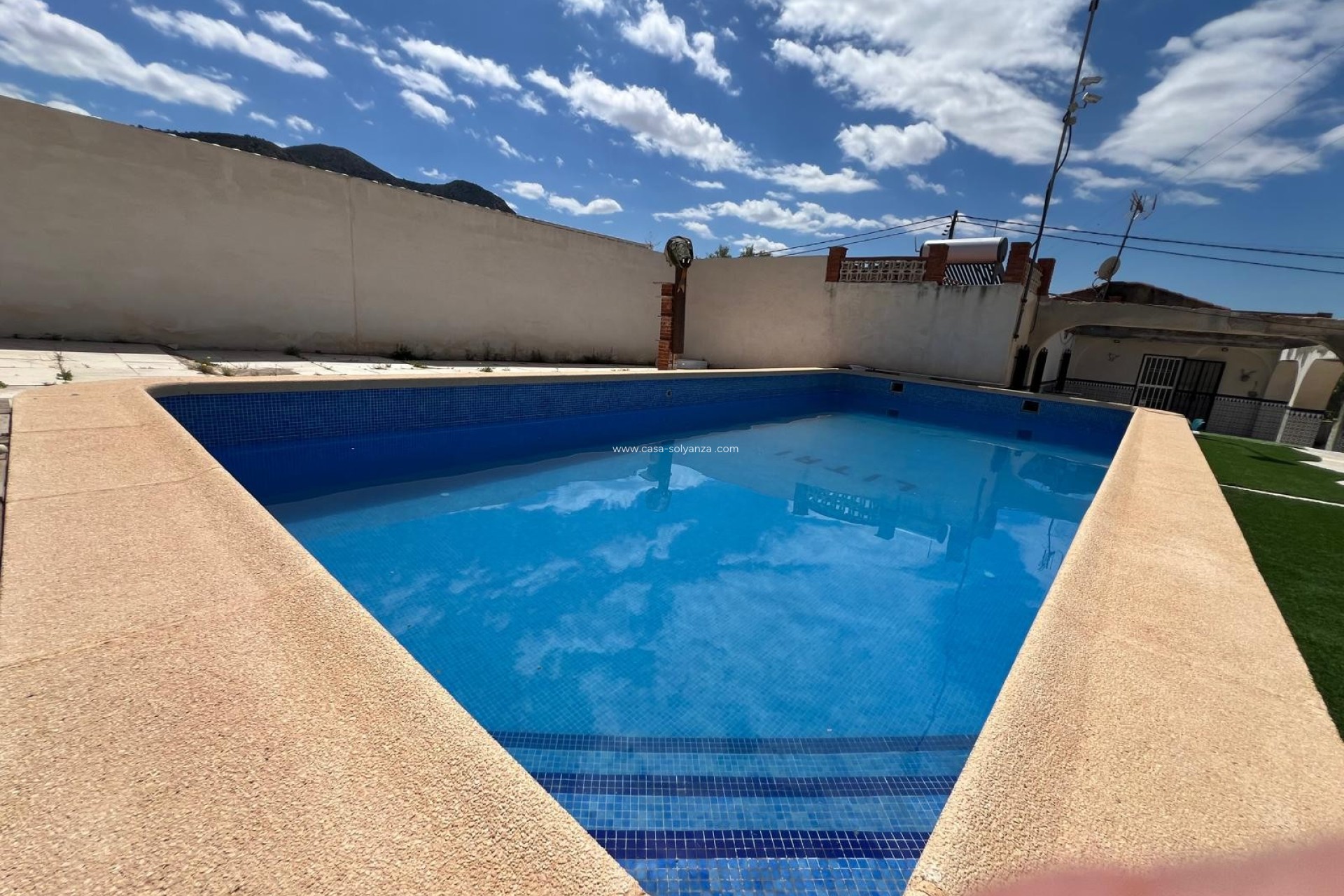 Resale - Country Property/Finca - Algueña - Inland