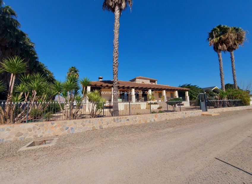 Resale - Country Property/Finca - Bigastro
