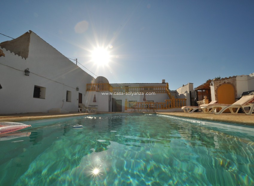 Resale - Country Property/Finca - Pinoso - Inland