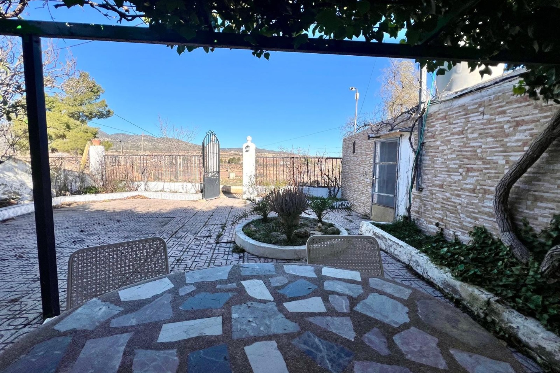 Resale - Country Property/Finca - Pinoso - Inland