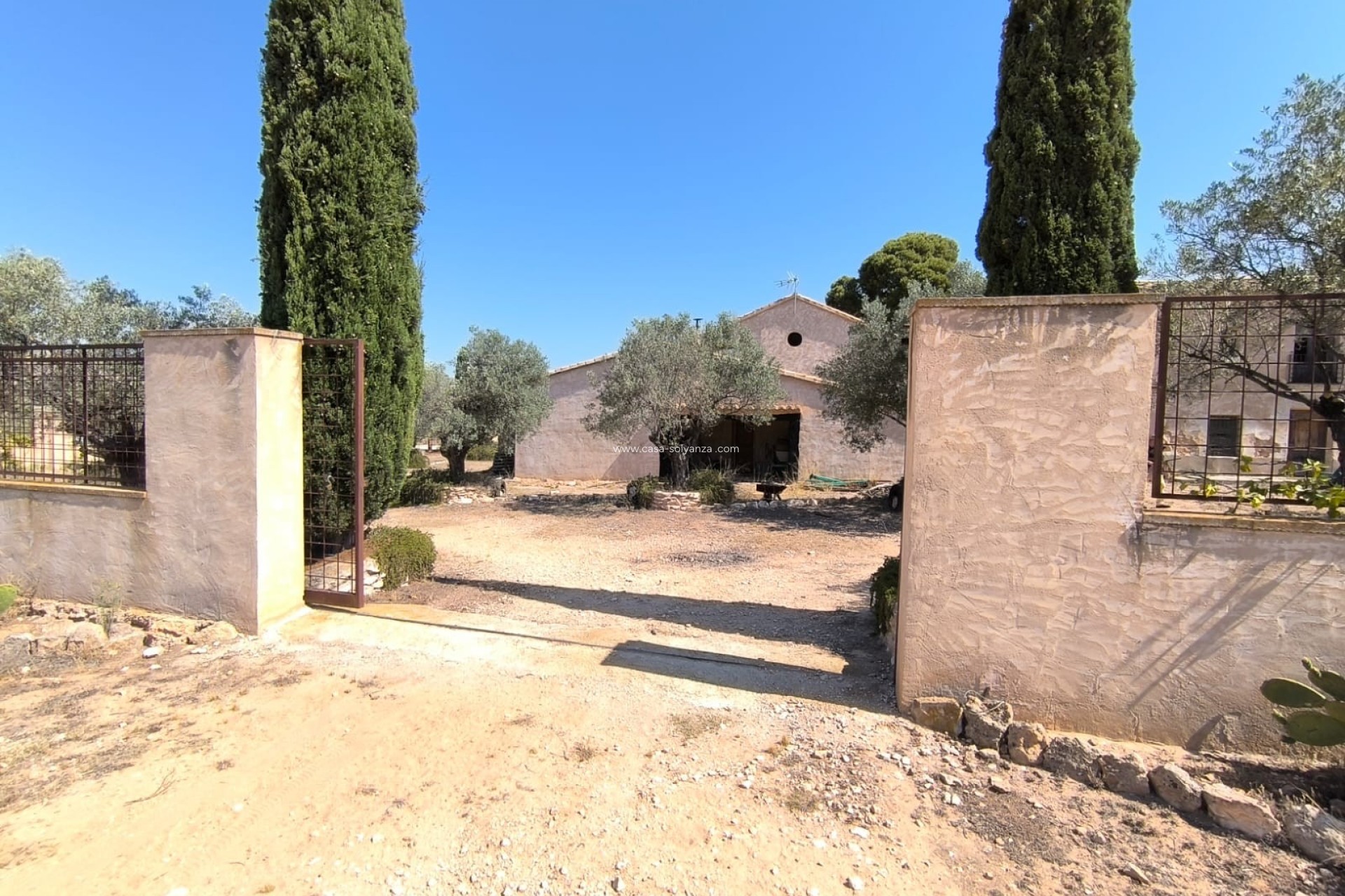 Resale - Country Property/Finca - Villena - Inland