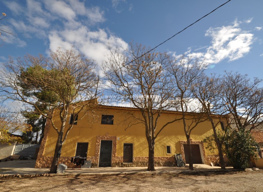 Resale - Country Property/Finca - Yecla - Yecla Centro