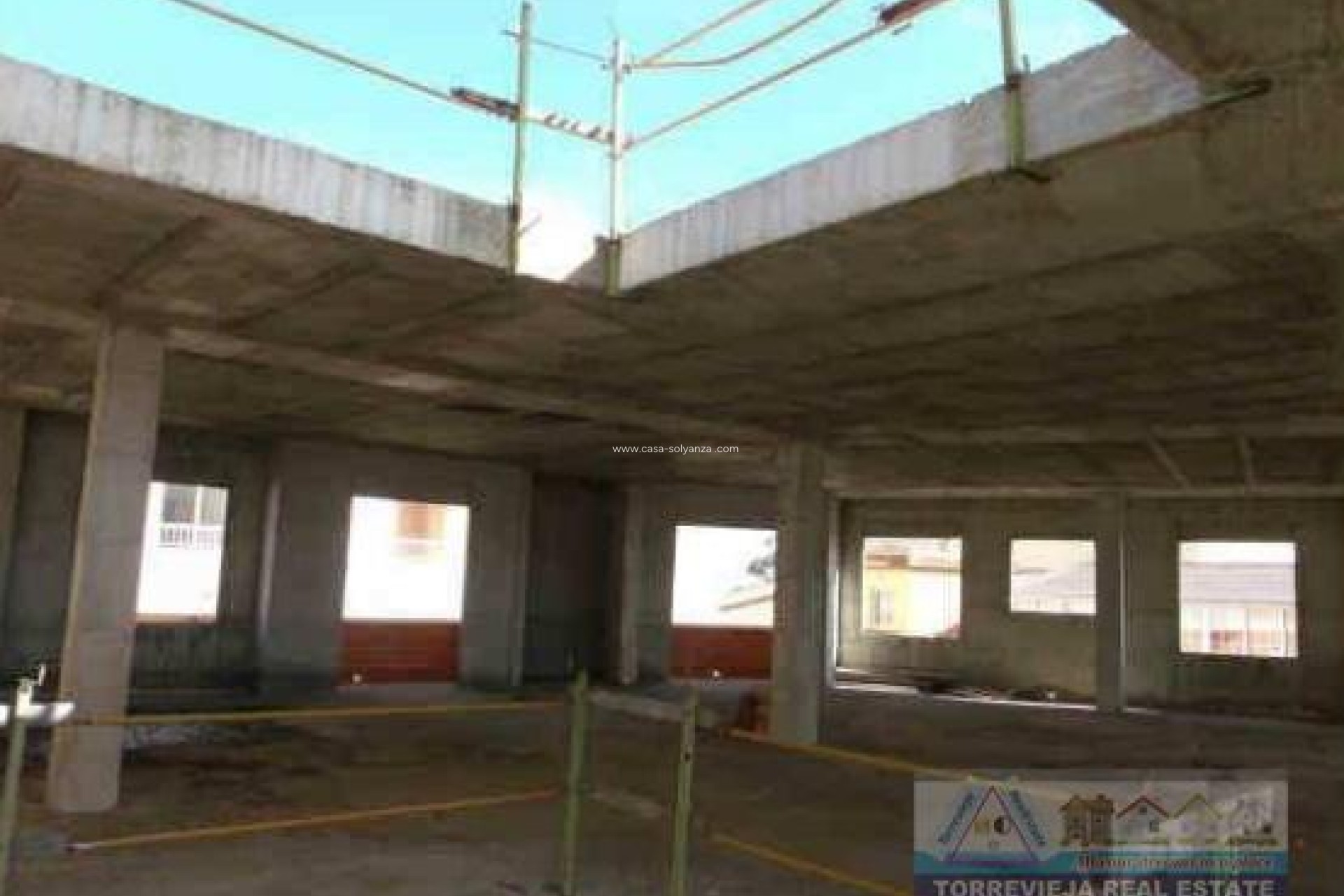 Resale - Edificio - Los Montesinos - CENTRO