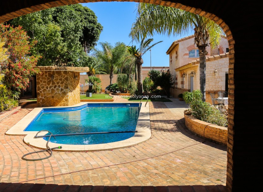 Resale - Independent villa - Los Urrutias