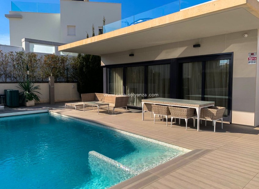 Resale - Independent villa - Orihuela Costa - Campoamor