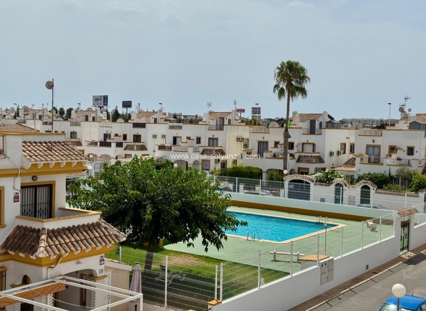 Resale - Semi-detached house - Torrevieja - La Siesta
