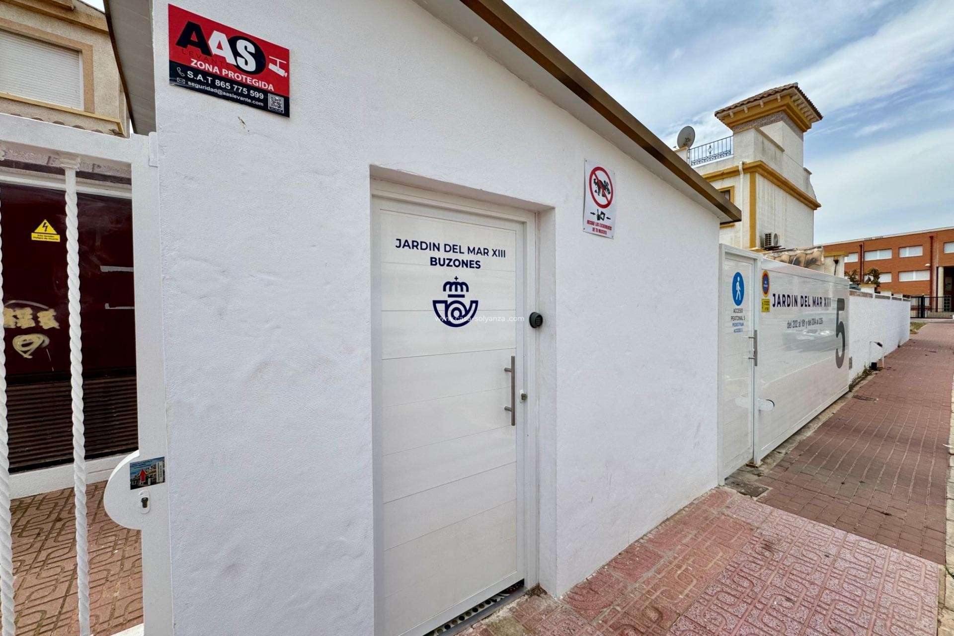 Resale - Semi-detached house - Torrevieja - La Siesta