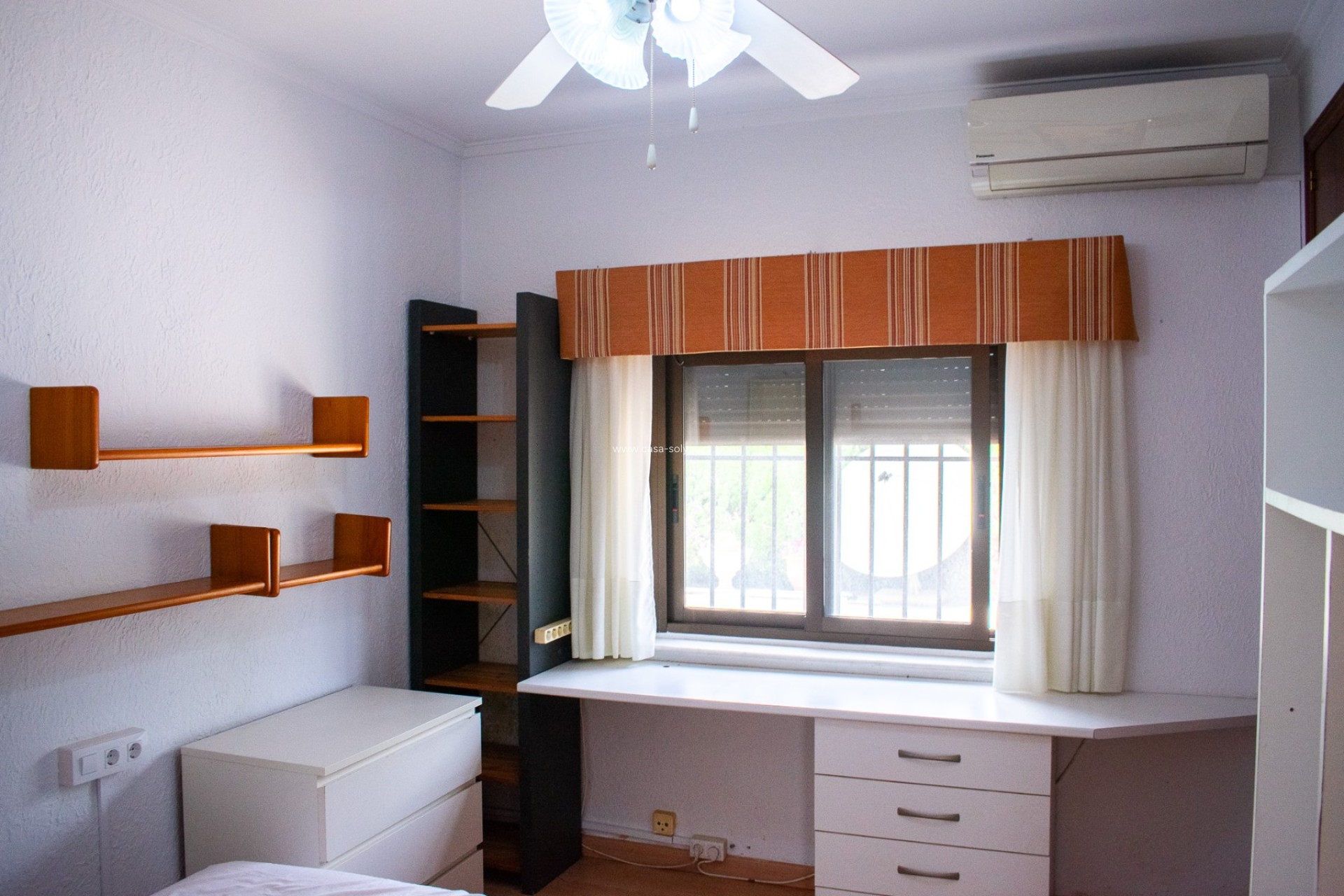 Resale - Semi-Detached Villa - Orihuela Costa - MUY CERCA DE LA PLAYA