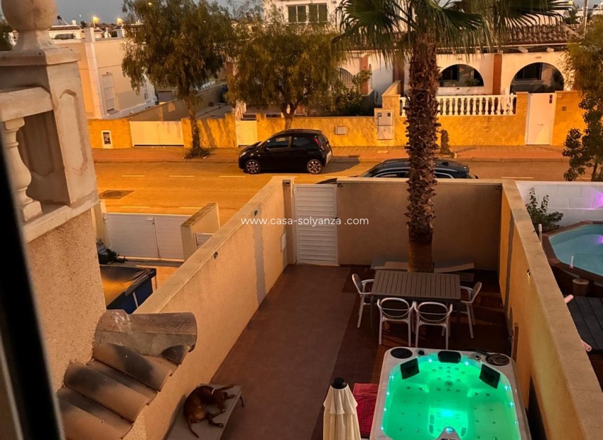 Resale - Townhouse - Avileses - Jerónimo Y Avileses