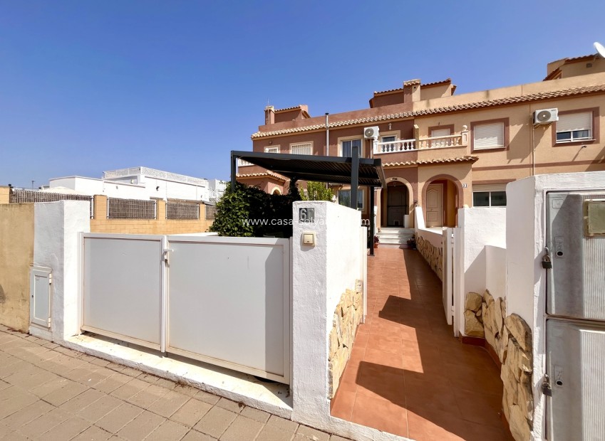 Resale - Townhouse - Avileses
