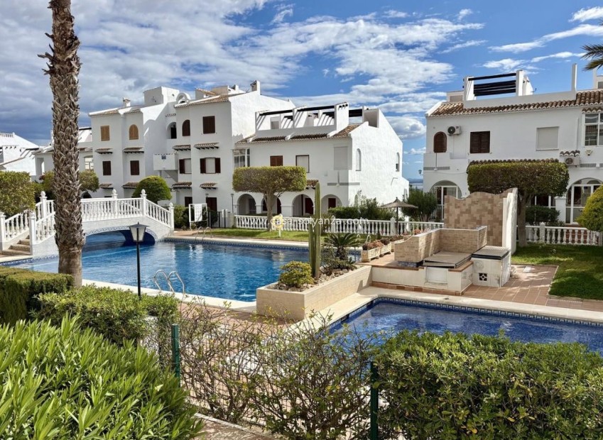 Resale - Townhouse - Ciudad Quesada