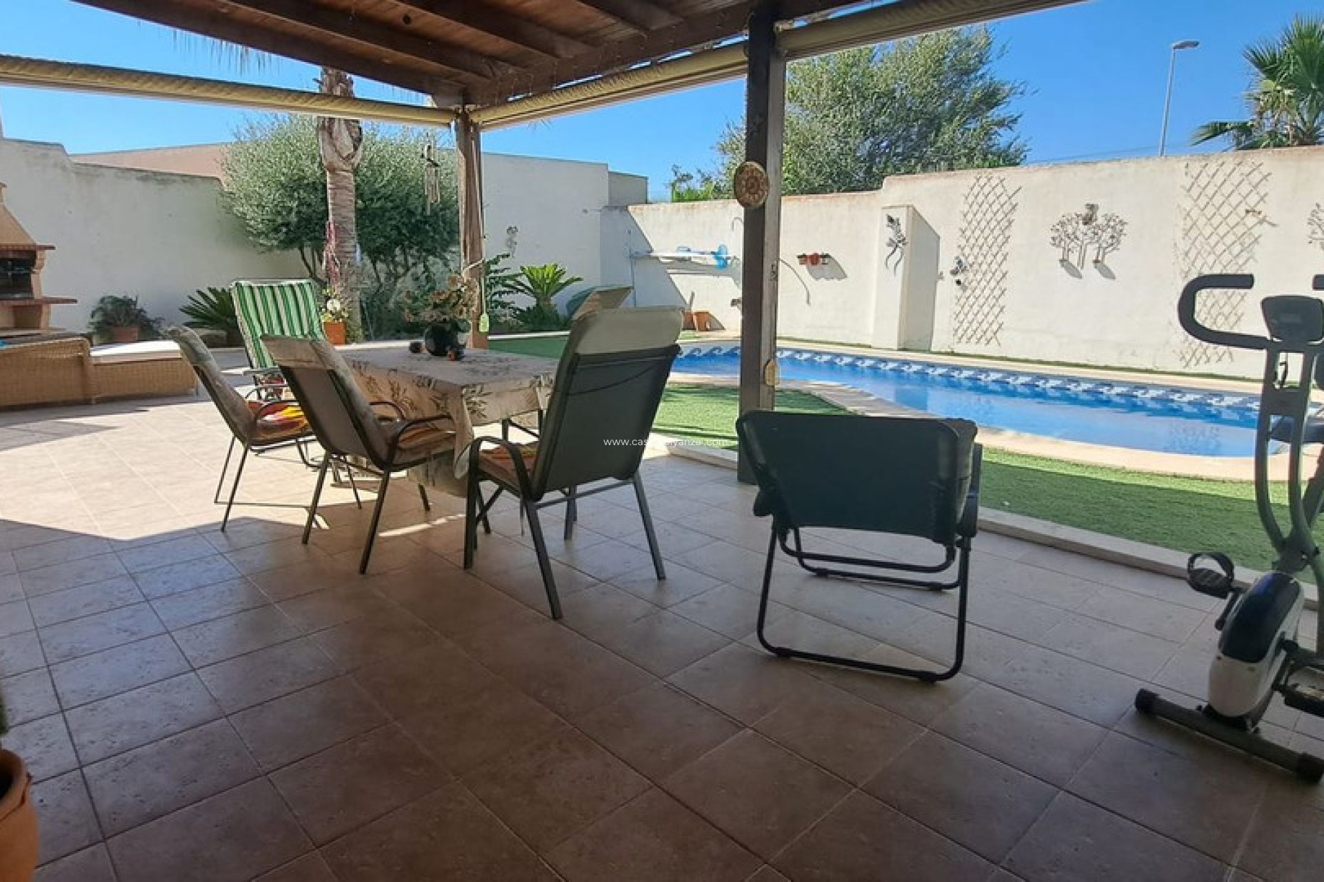 Resale - Townhouse - Dolores de Pacheco - Inland