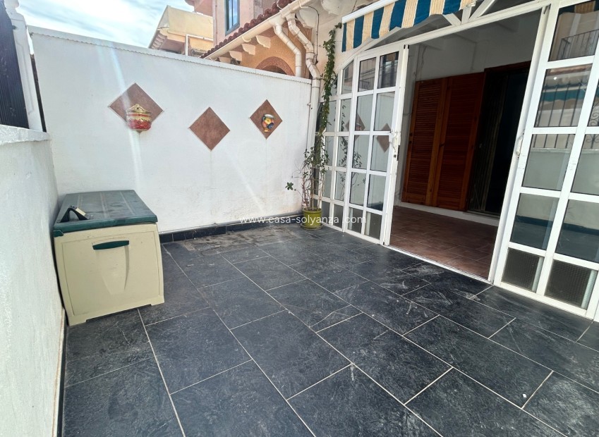 Resale - Townhouse - El Chaparral - Inland