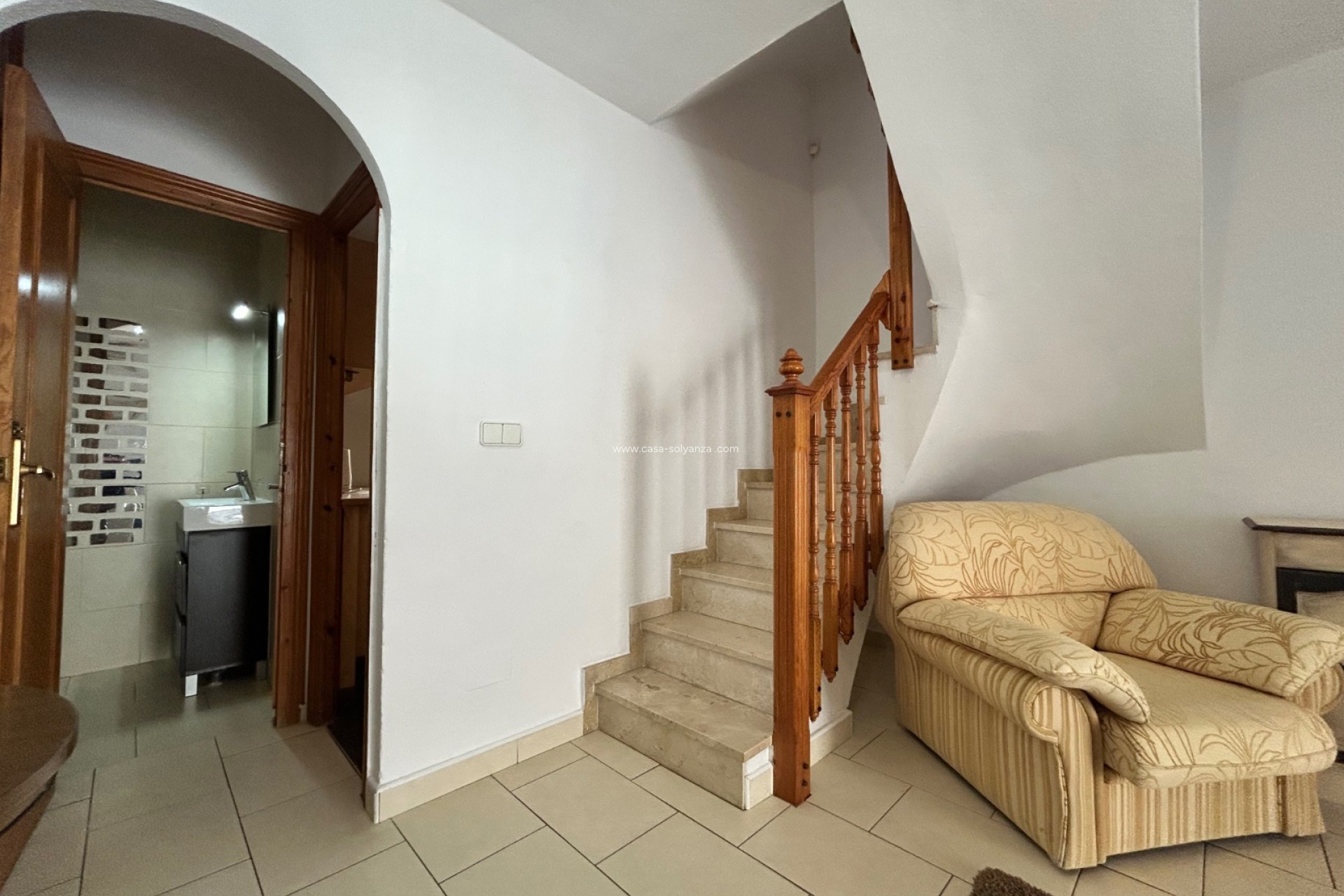 Resale - Townhouse - El Chaparral - Inland
