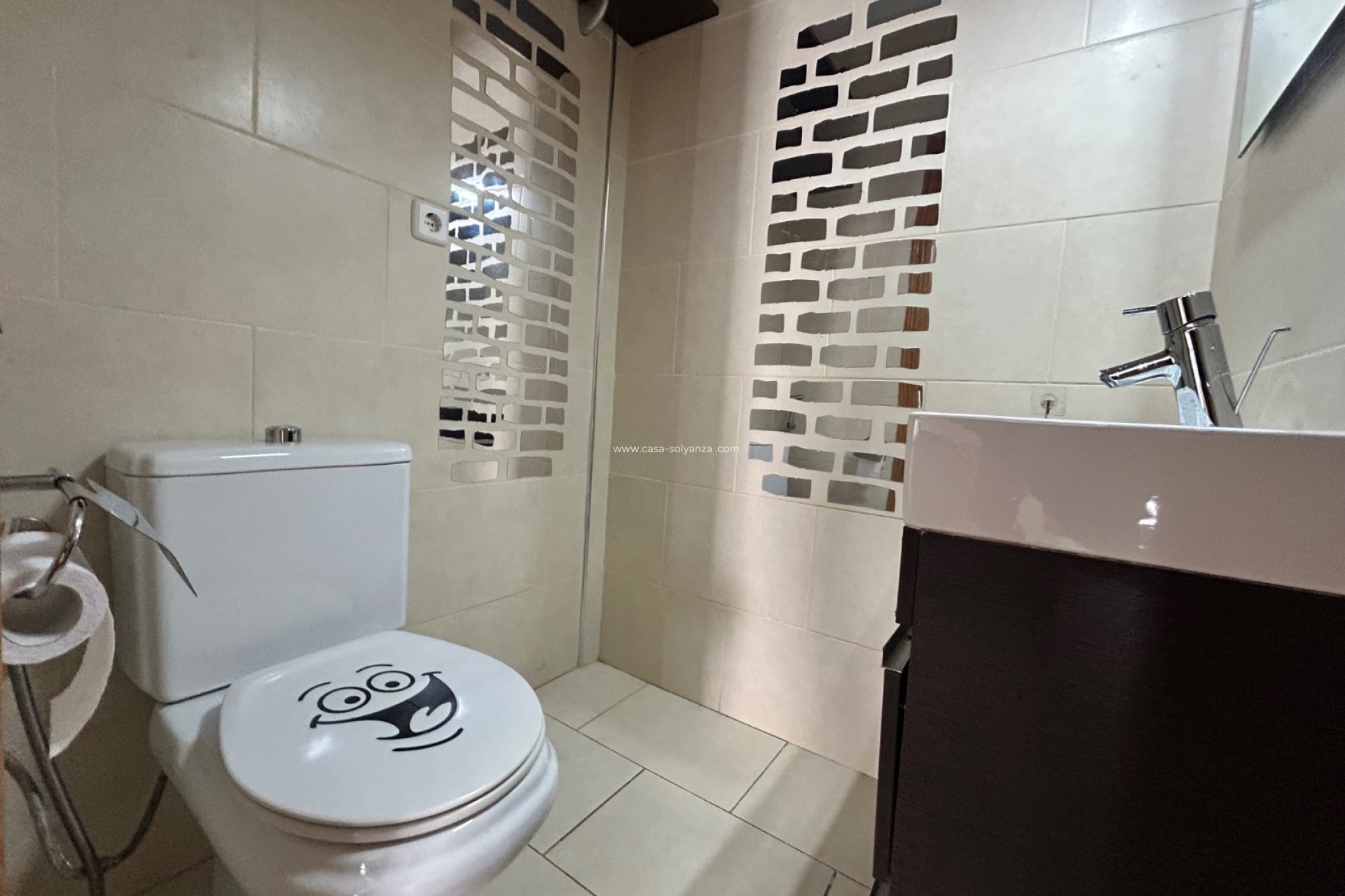 Resale - Townhouse - El Chaparral - Inland