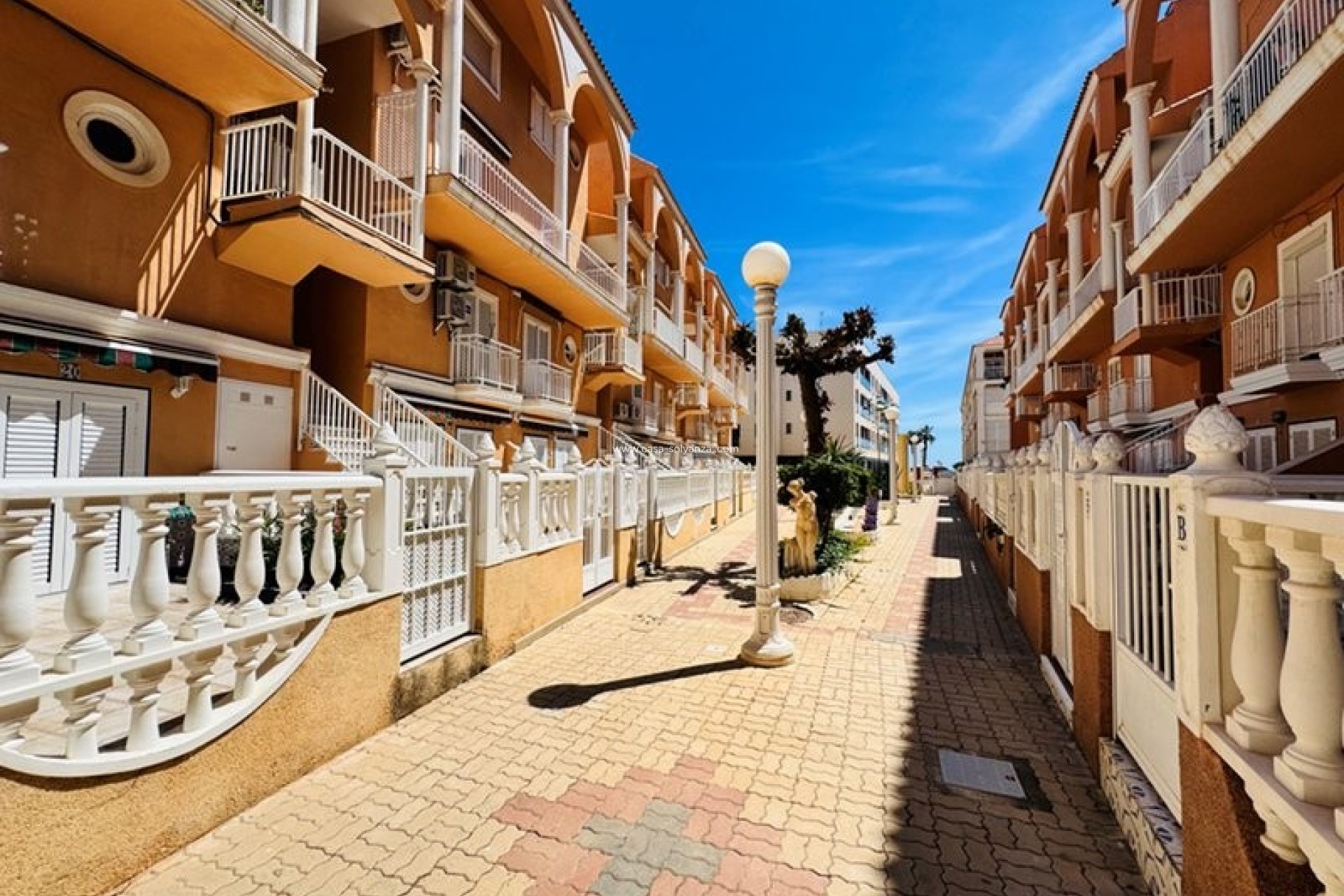 Resale - Townhouse - La Mata - Puerto Romano