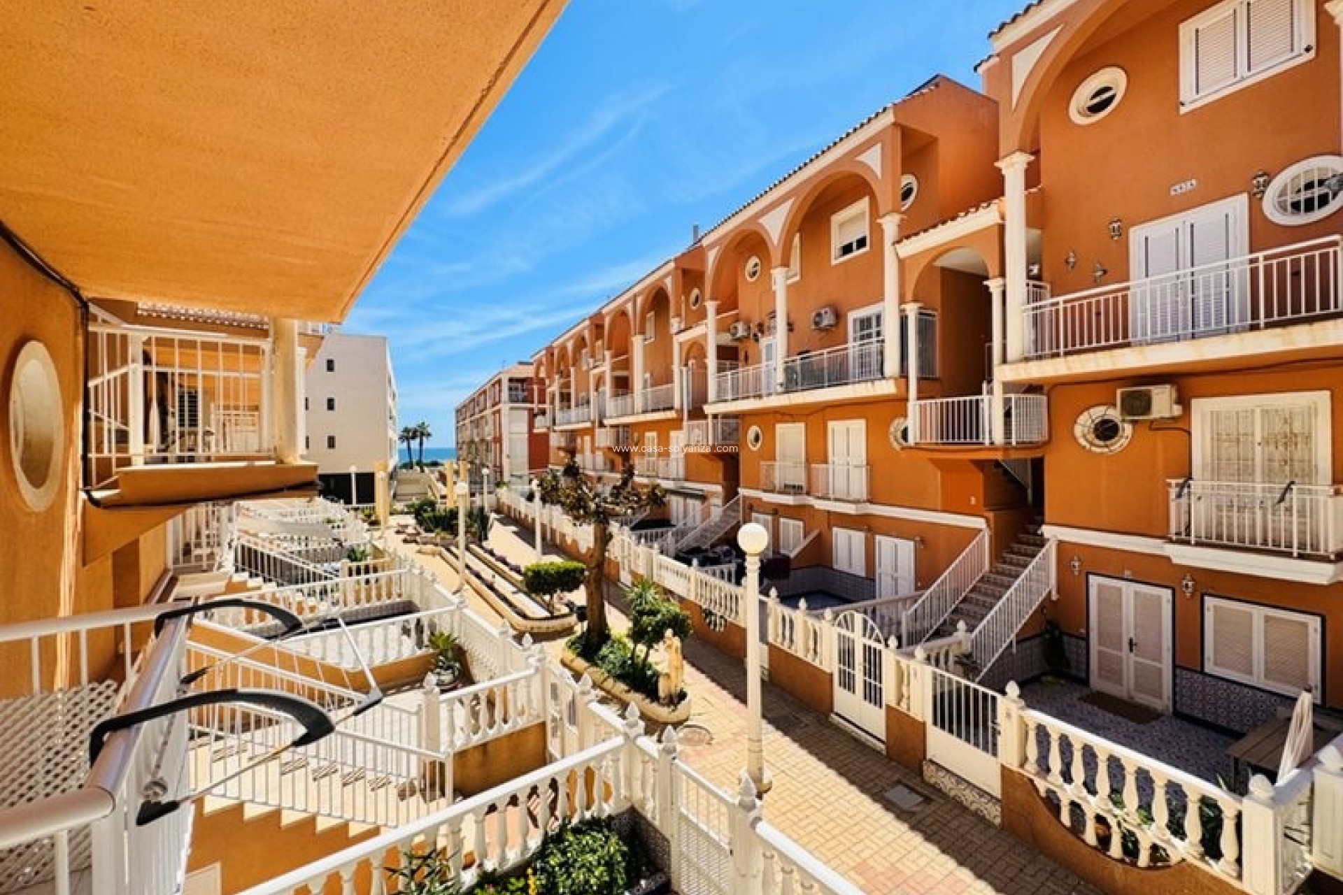 Resale - Townhouse - La Mata - Puerto Romano