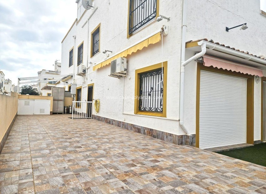 Resale - Townhouse - Orihuela Costa - Los Almendros-La Florida