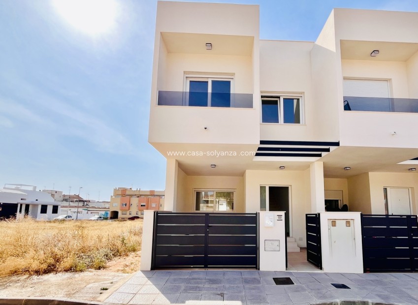 Resale - Townhouse - Pilar de la Horadada - Costa Blanca
