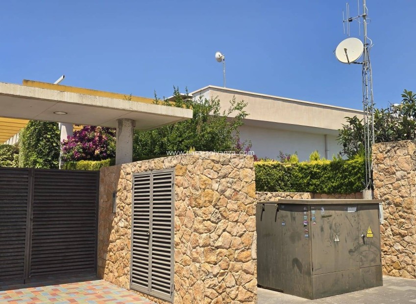 Resale - Townhouse - Pilar de la Horadada - Mil Palmeras