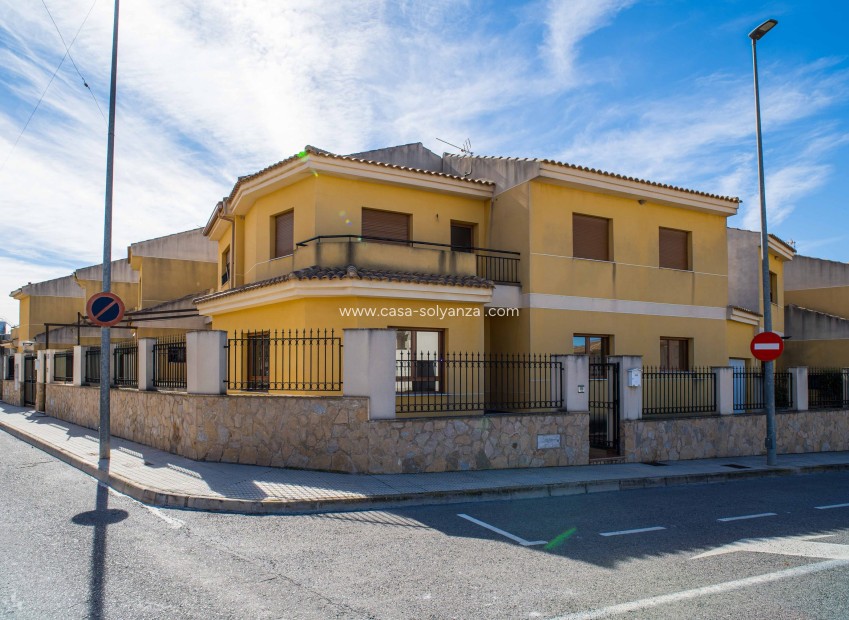 Resale - Townhouse - Pinoso - Calle Dalias 1