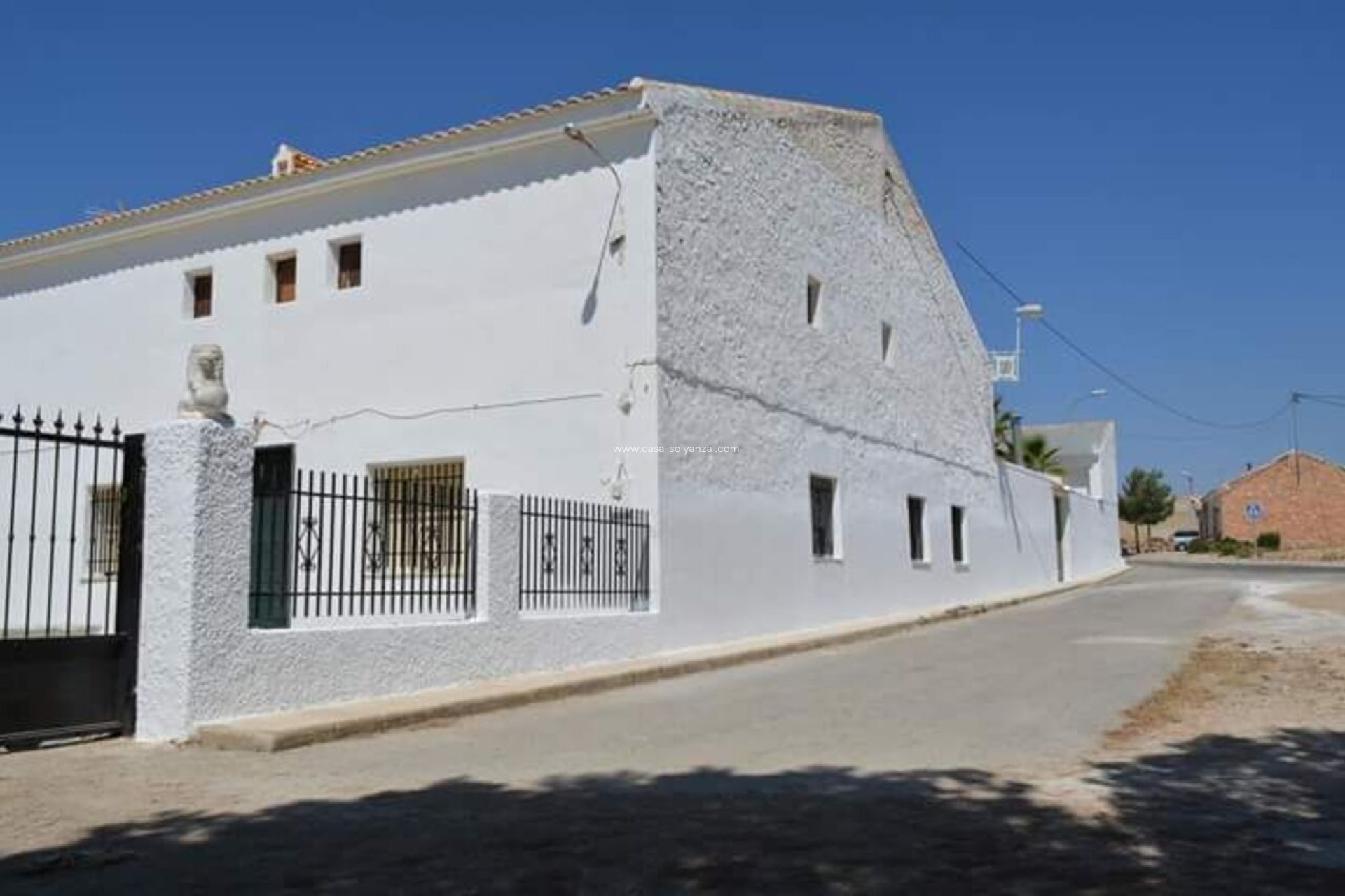 Resale - Townhouse - Rodriguillo - Inland