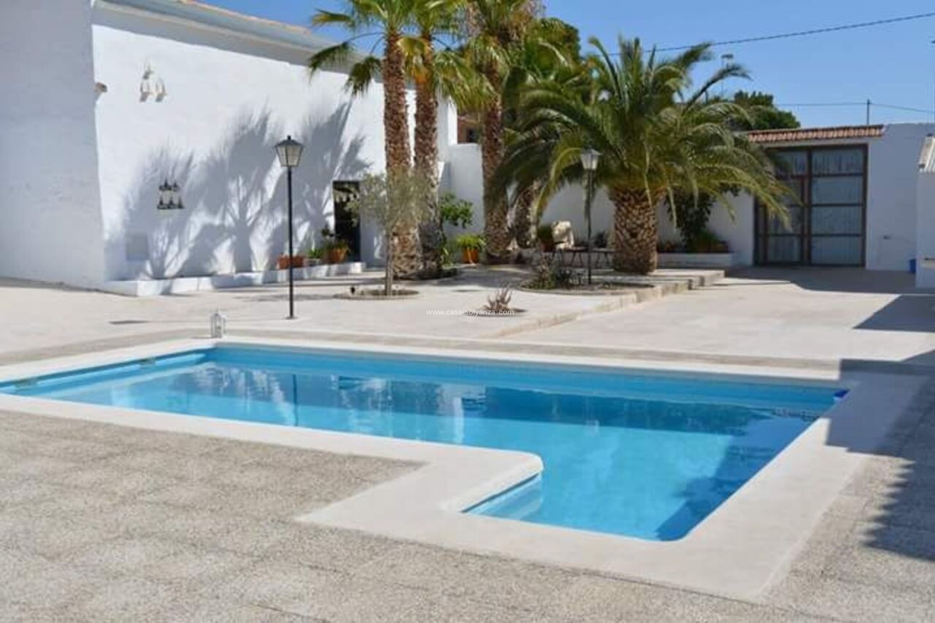 Resale - Townhouse - Rodriguillo - Inland