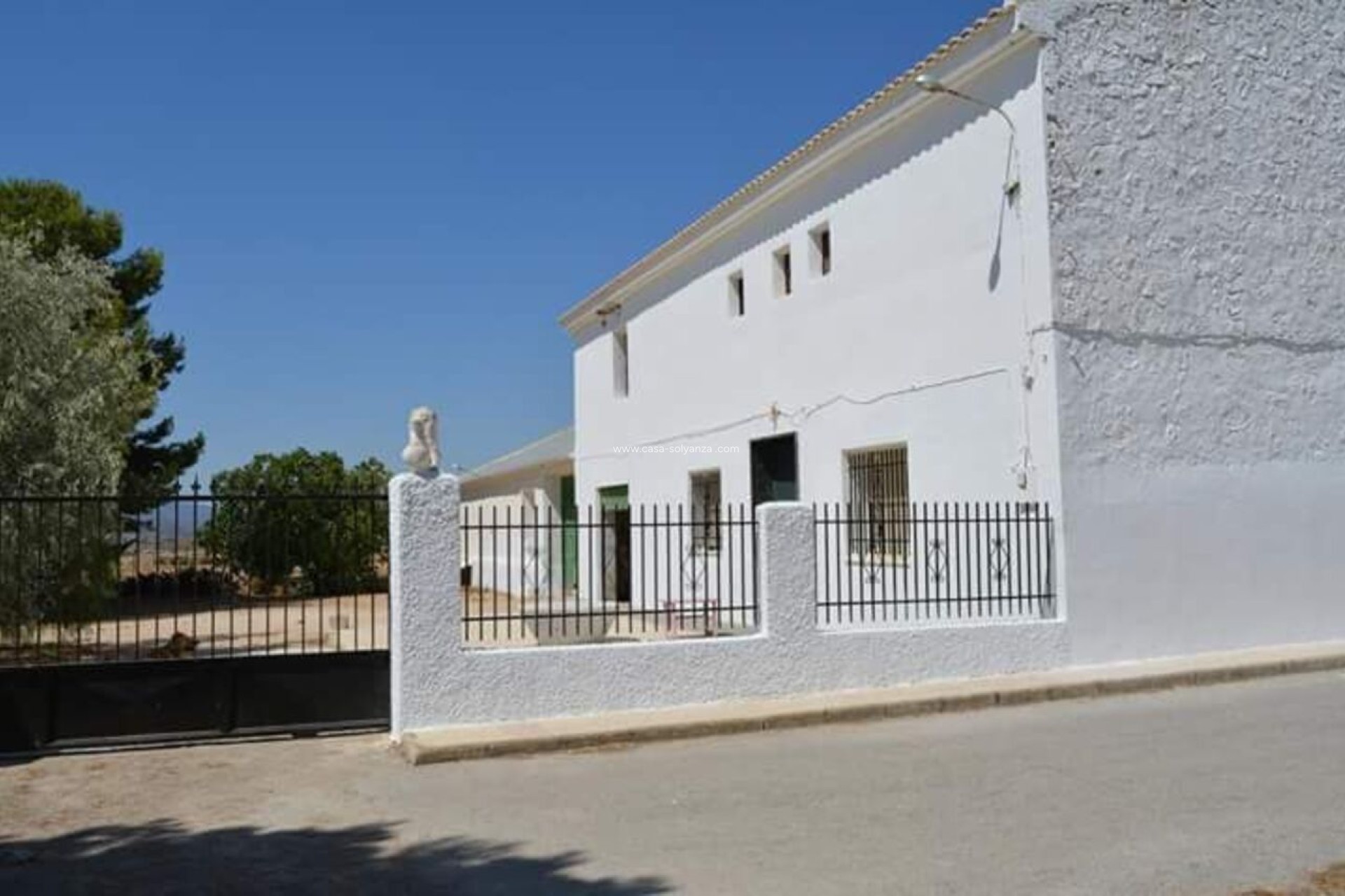 Resale - Townhouse - Rodriguillo - Inland