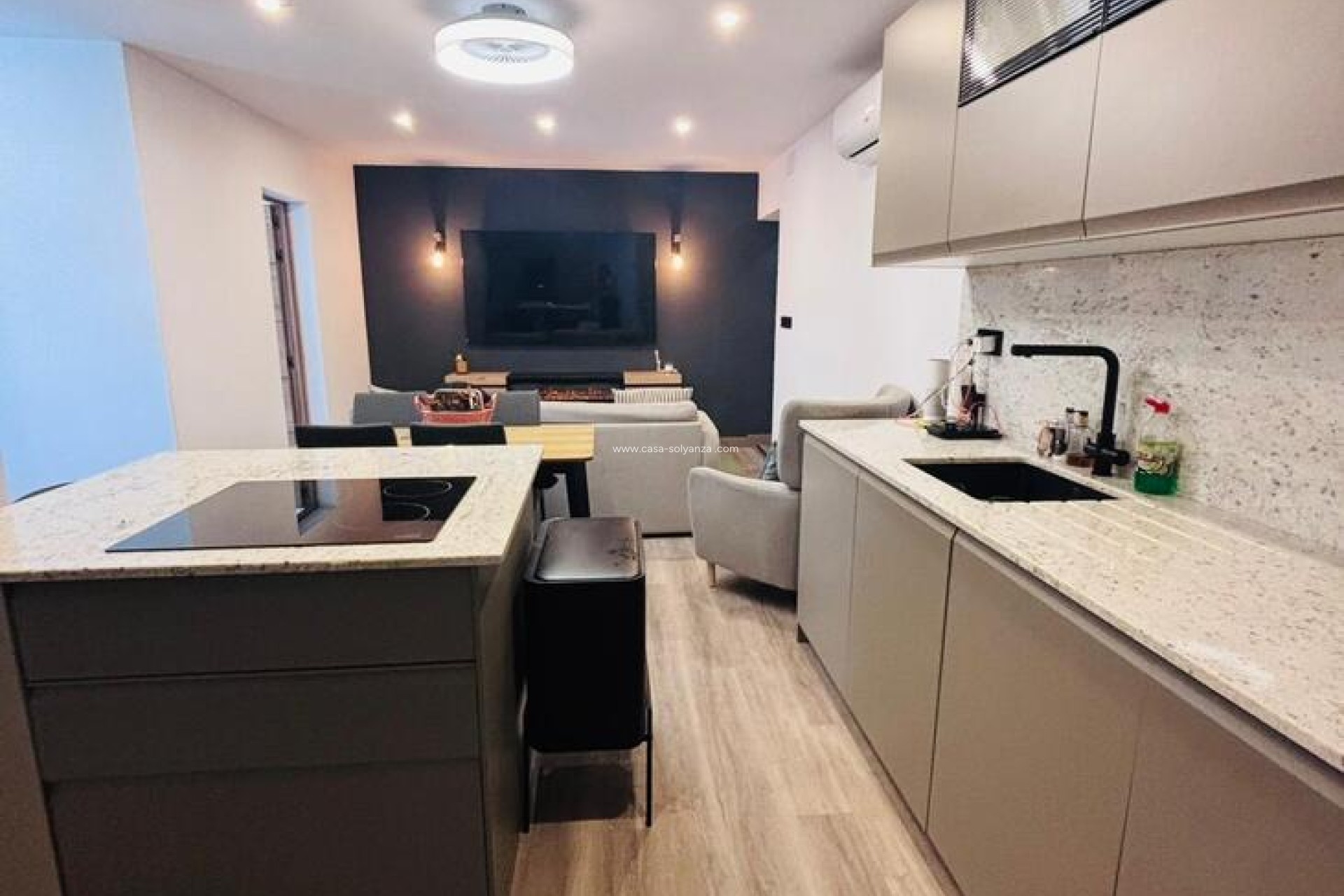 Resale - Townhouse - San Miguel de Salinas - Inland